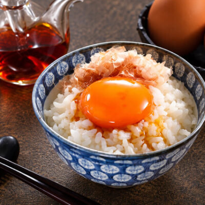 赤い卵かけご飯 牡蠣醤油仕立て