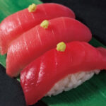 食事 マグロ赤身寿司（３貫）