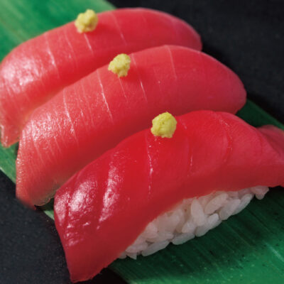 食事 マグロ赤身寿司（３貫）